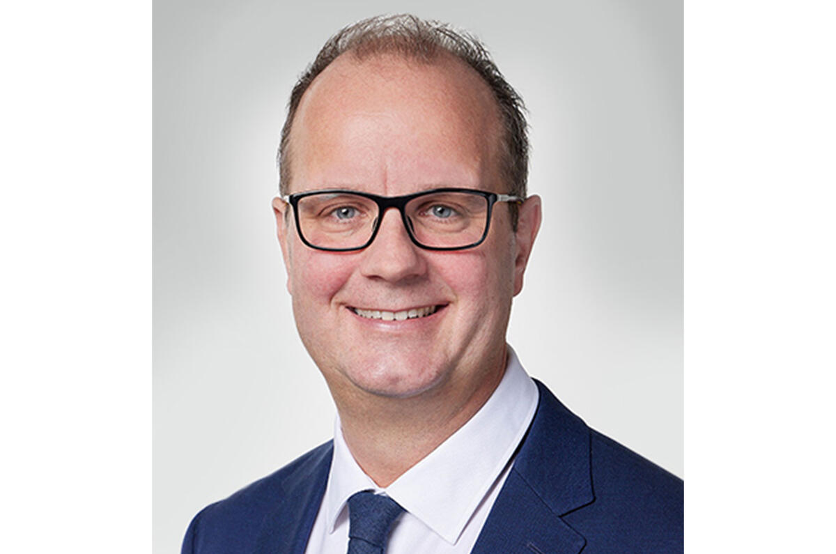 Thomas Müller Formal Portrait 0020 copy Thomas Müller Formal Portrait 0020 copy