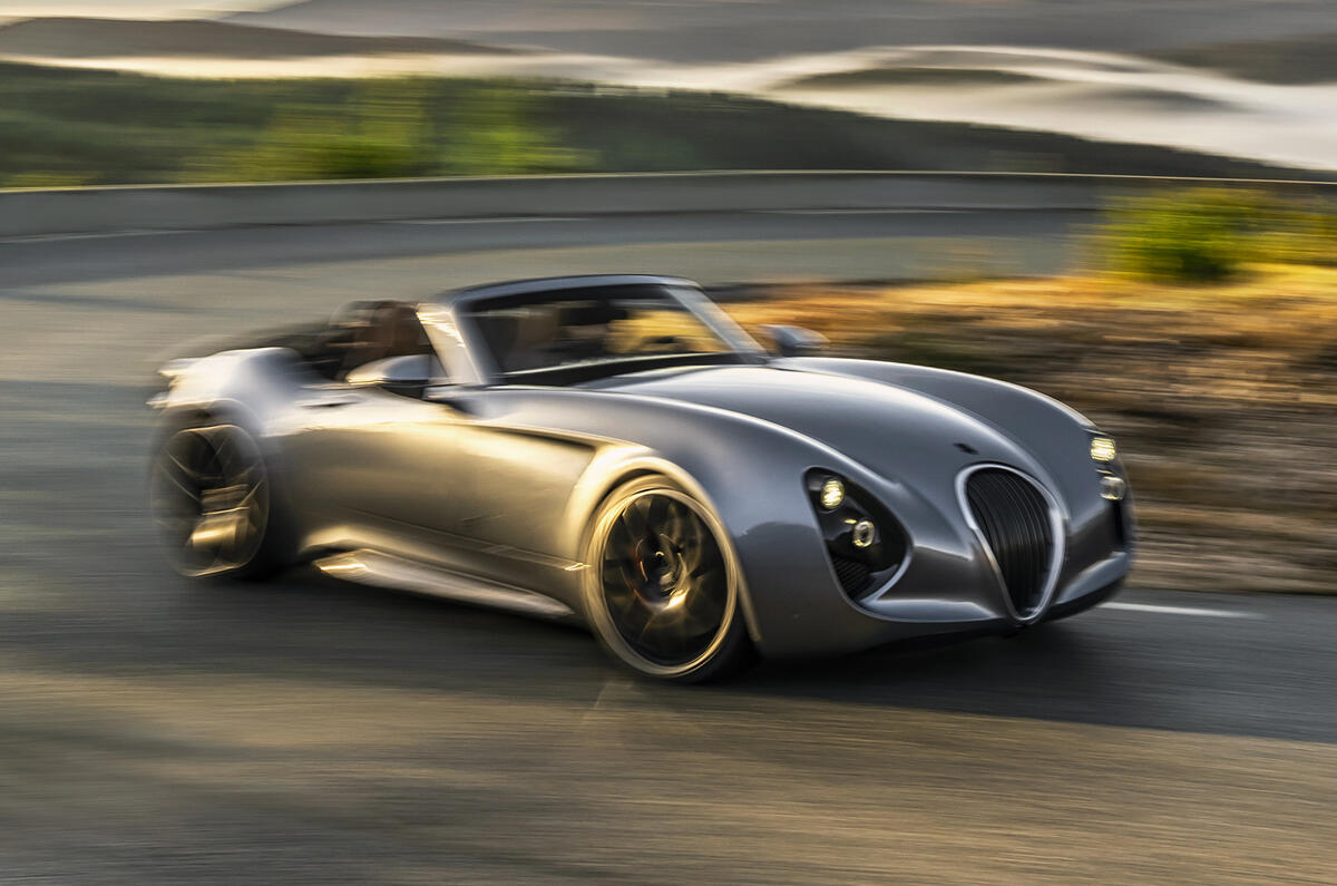 Thunderball Hero panning