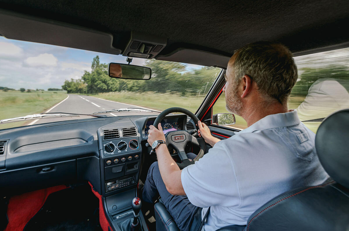 Tolman 205 GTI interior