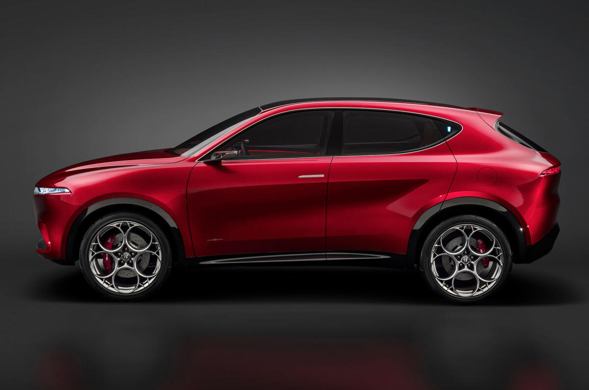 Alfa Romeo Tonale side Alfa Romeo Tonale side