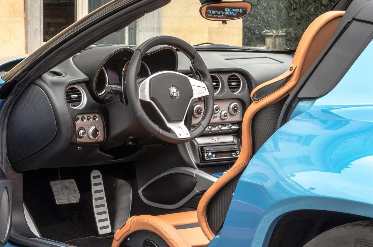 Touring Superleggera Disco Volante Spyder