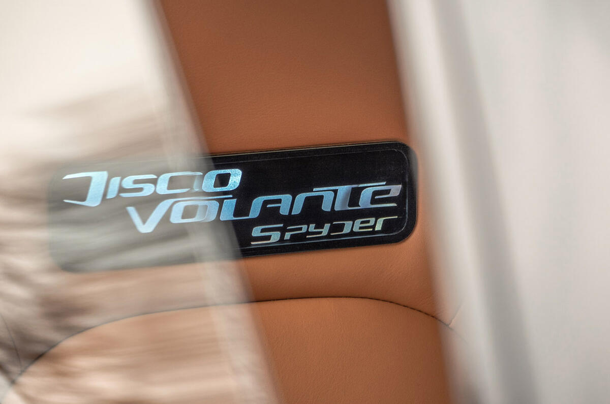 Touring Superleggera Disco Volante Spyder