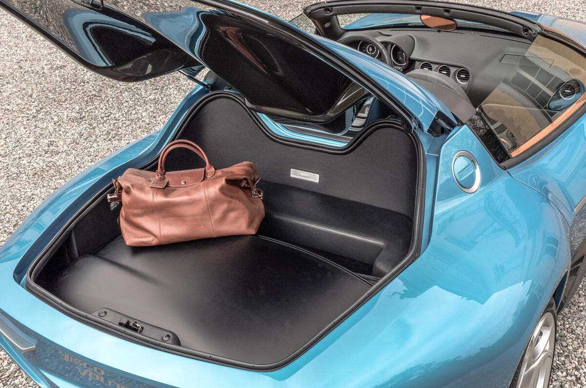 Touring Superleggera Disco Volante Spyder