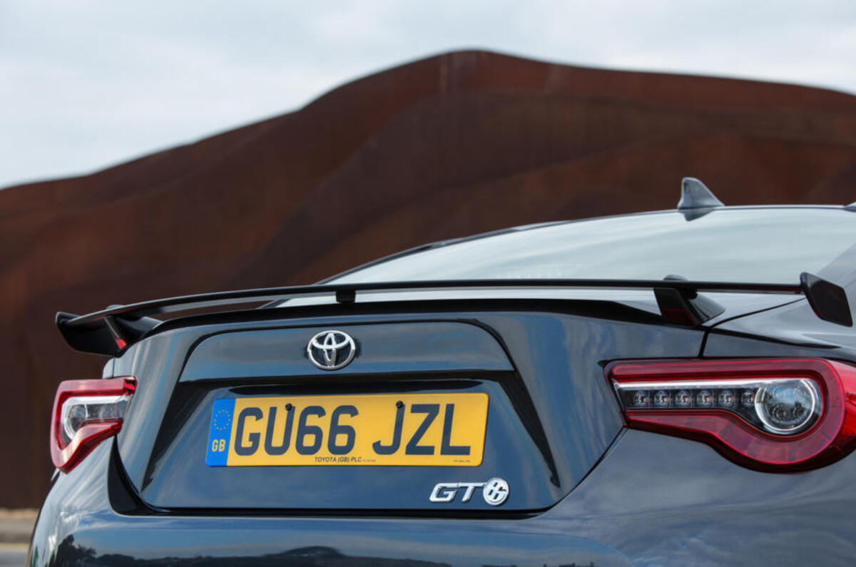 Comment: Renault Megane RS 275 Trophy-R or Toyota GT86?