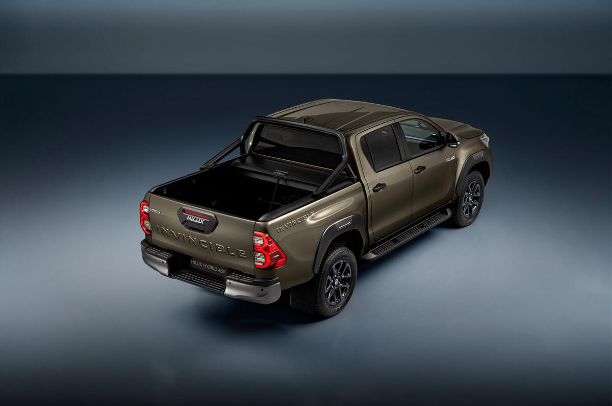 toyota hilux hybrid 2023 06 toyota hilux hybrid 2023 06