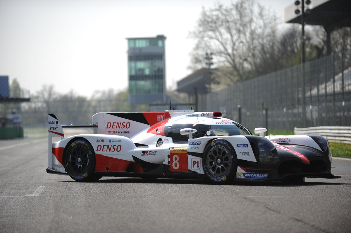 Toyota looks to quell Le Mans woes 