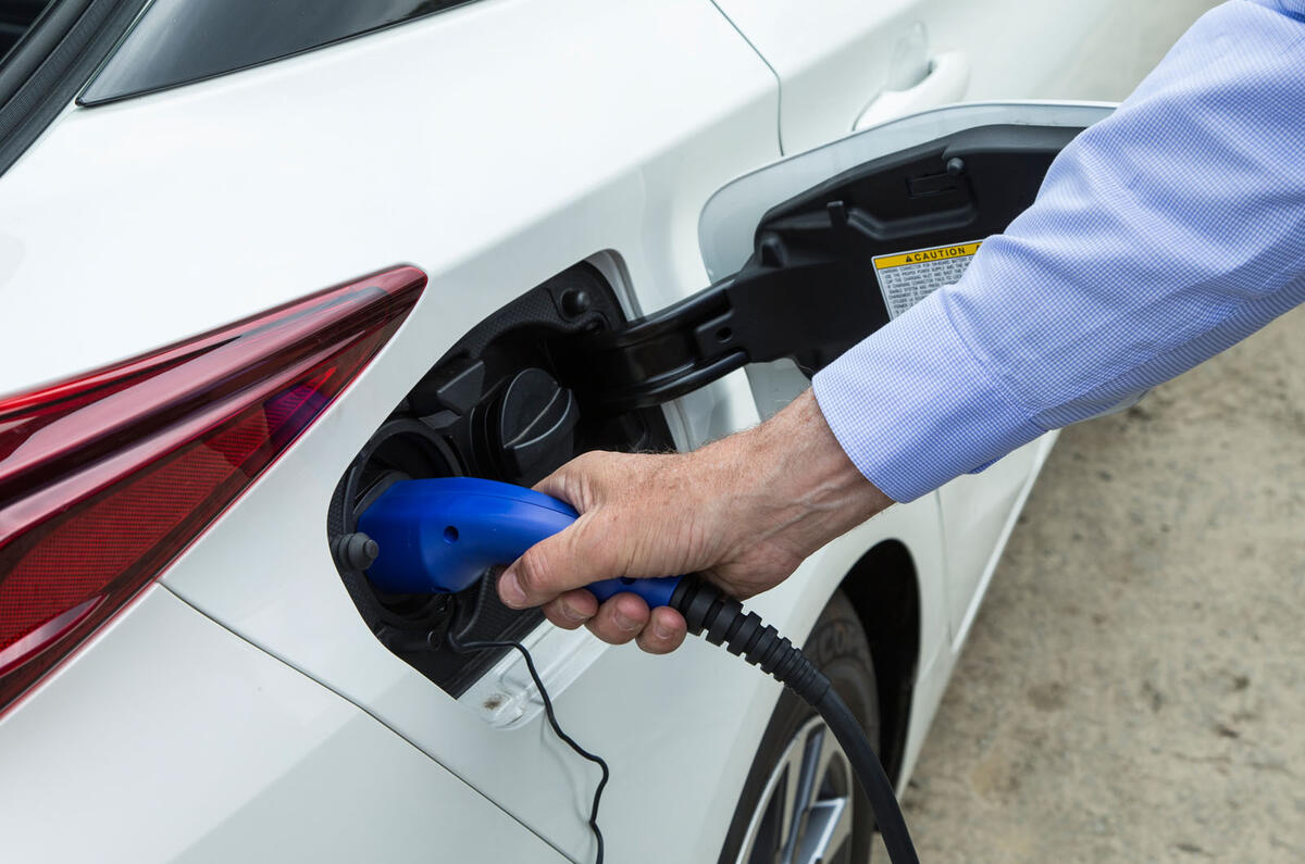 Toyota prius phev charging