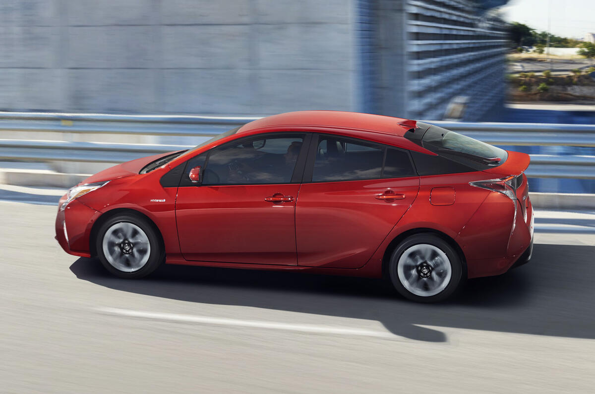2016 Toyota Prius to cost from £23,295