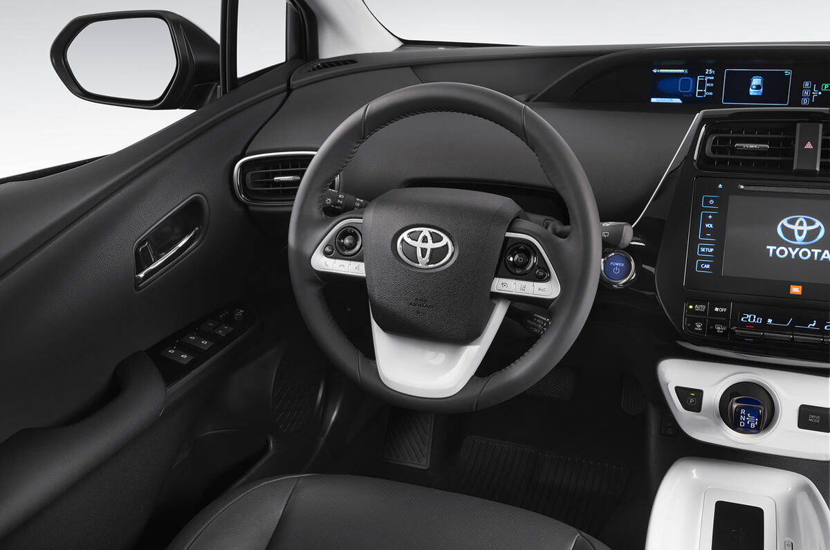 2016 Toyota Prius to cost from £23,295