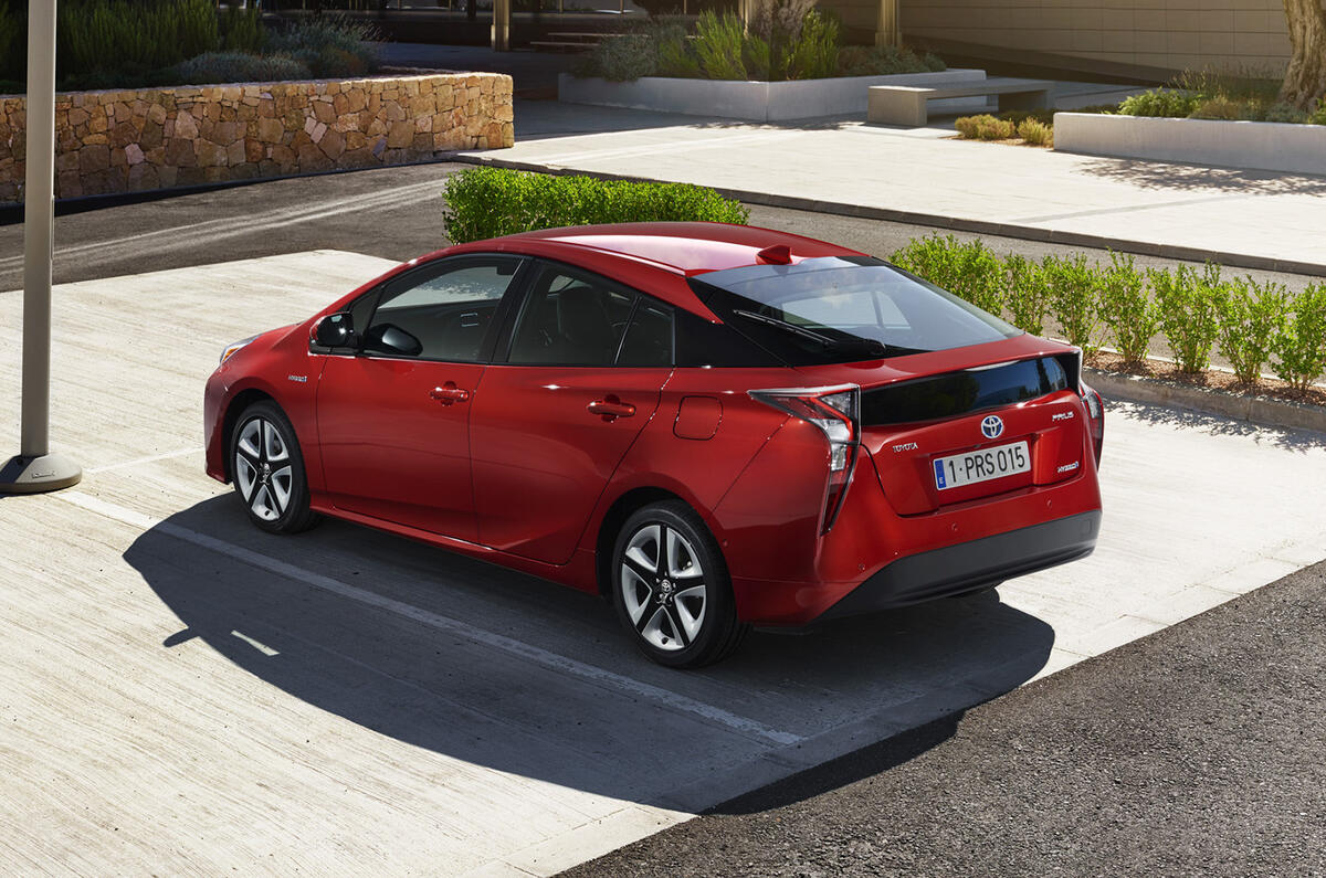 2016 Toyota Prius to cost from £23,295