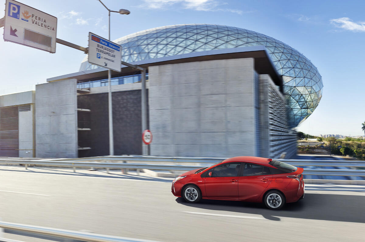 2016 Toyota Prius to cost from £23,295