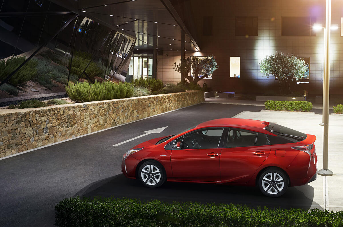 2016 Toyota Prius to cost from £23,295
