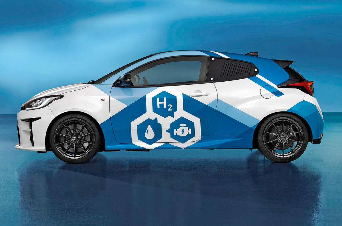 Toyota Yaris Hydrogen side Toyota Yaris Hydrogen side