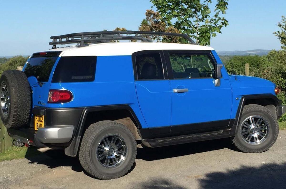 Toyota FJ Cruiser - rear
