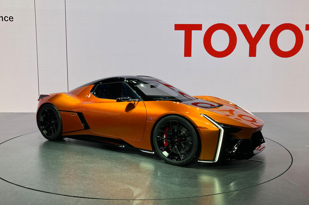 Toyota FT SE side Toyota FT SE side
