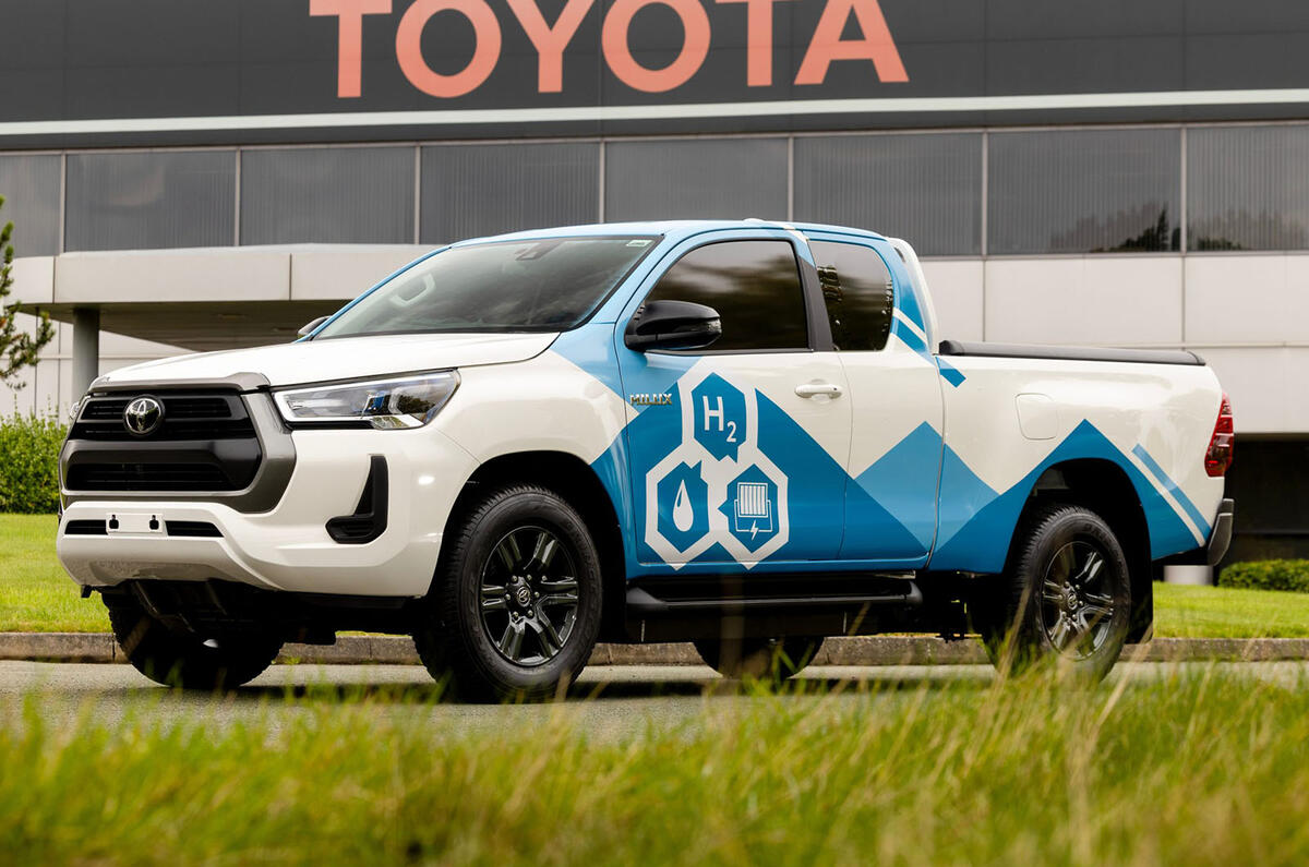 Toyota Hilux FCEV front three quarter Toyota Hilux FCEV front three quarter