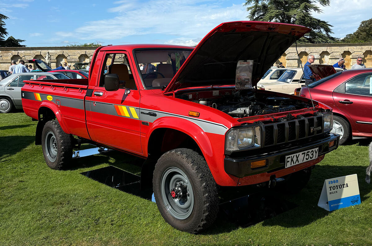 Toyota Hilux front three quarter