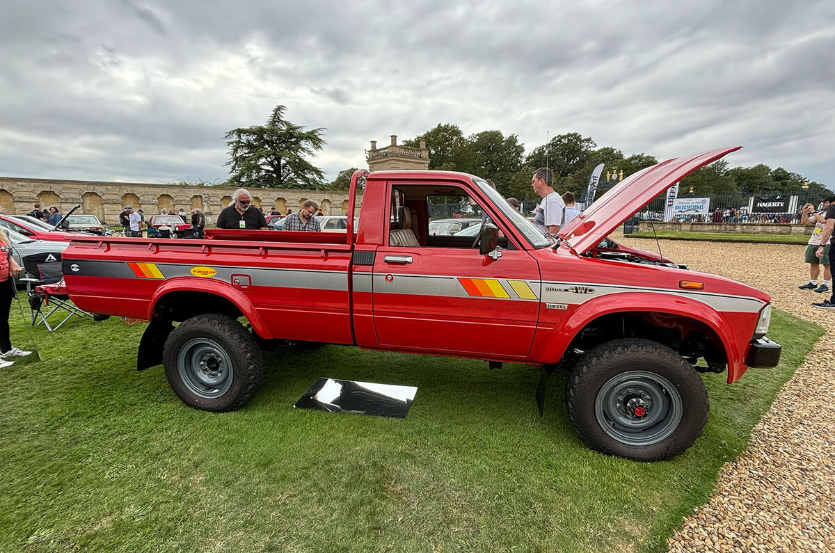 Toyota Hilux side
