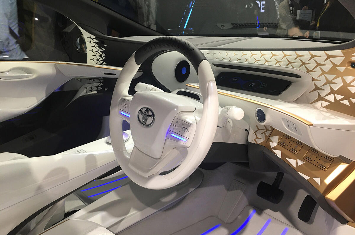 Toyota LQ at Tokyo 2019 - interior