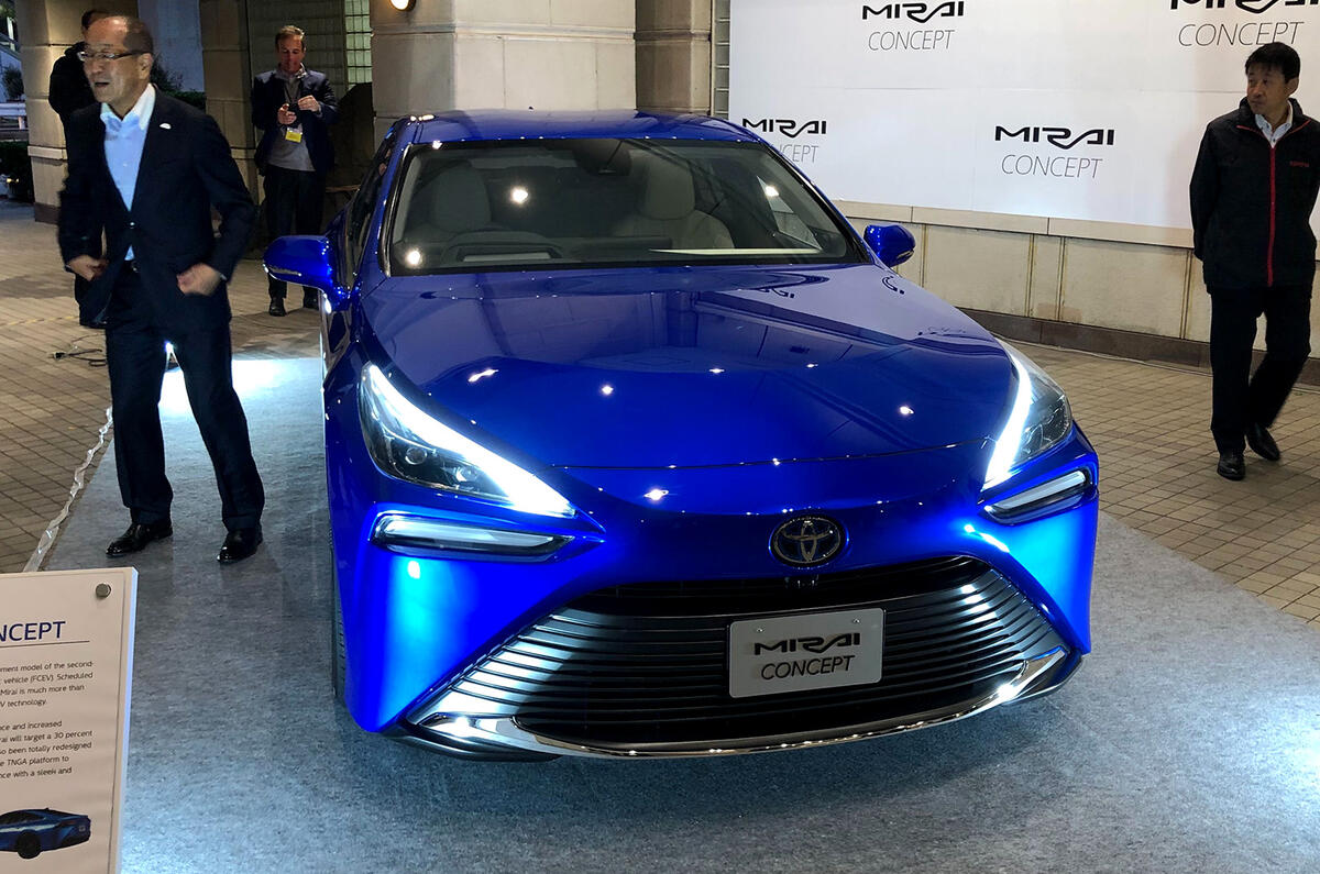 Toyota Mirai concept at Tokyo motor show - nose