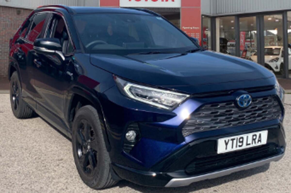 Toyota Rav4 - front