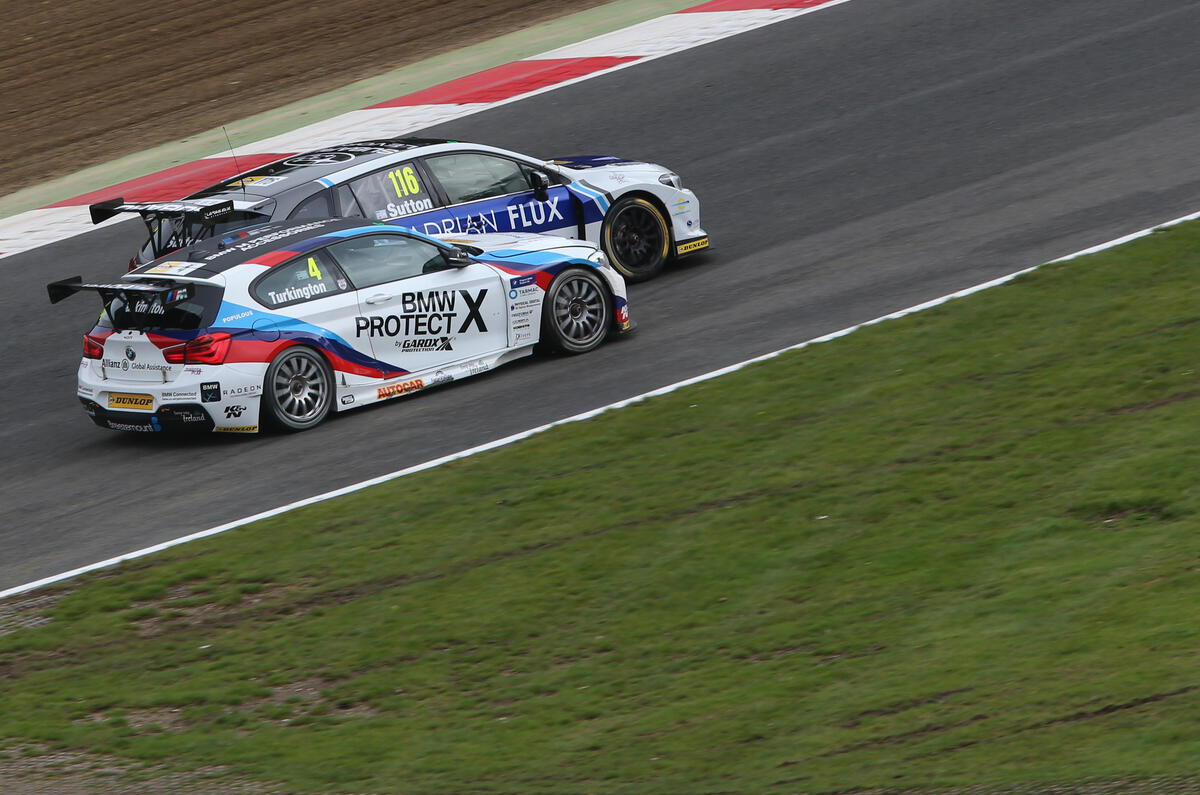 Sutton battles title rival Turkington