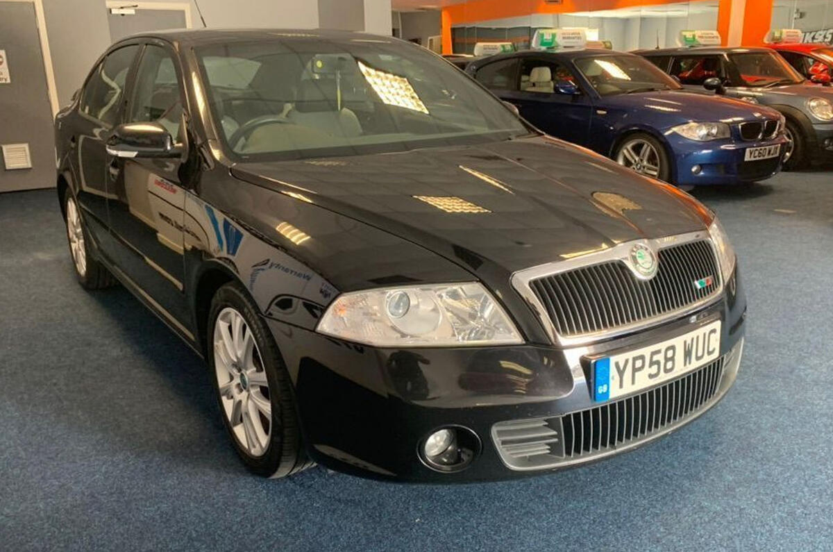 Skoda Octavia - black  Skoda Octavia - black