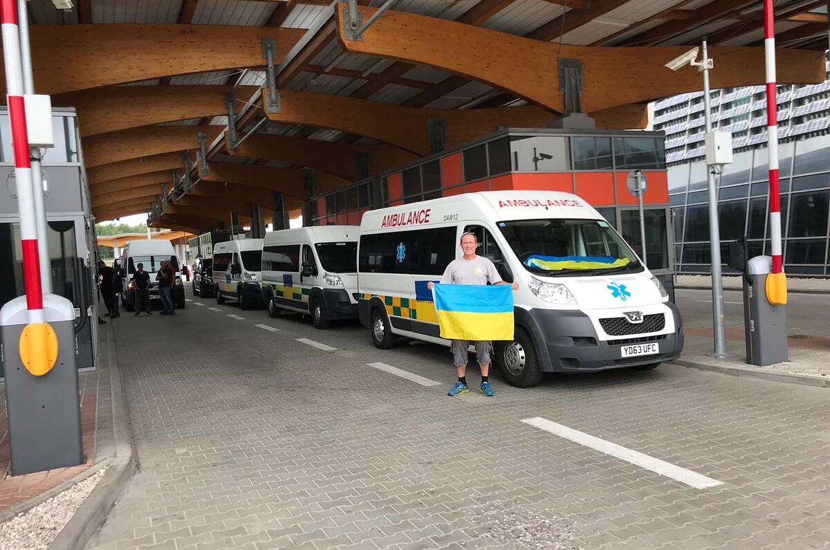 Ukraine ambulance feature border crossing Ukraine ambulance feature border crossing