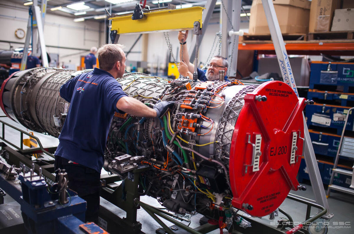 1000mph Bloodhound SSC successfully completes two 200mph runs