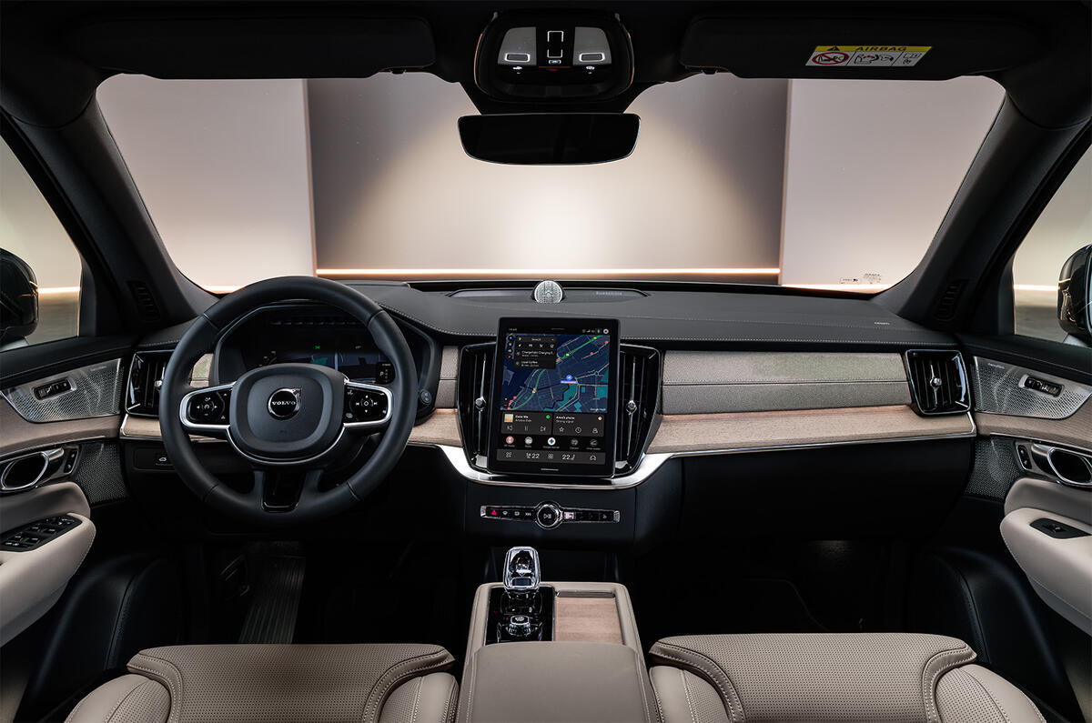 Volvo XC90 interior