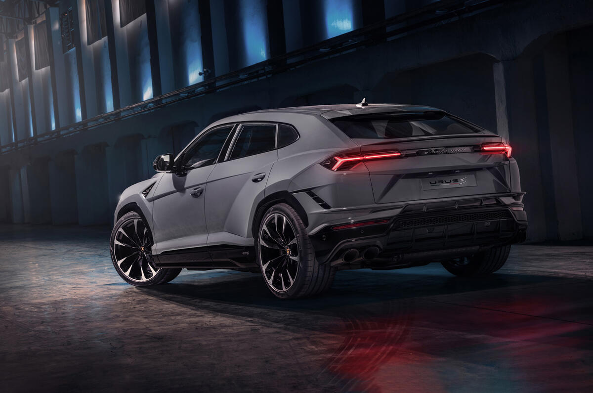 URUS S 3 4 REAR URUS S 3 4 REAR