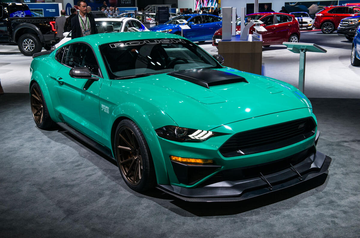 FORD MUSTANG FASTBACK