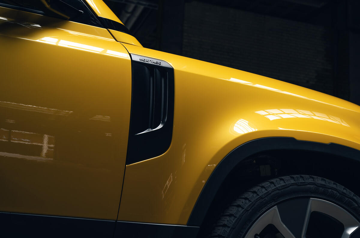 Valiance Convertible Defender black detailing 2