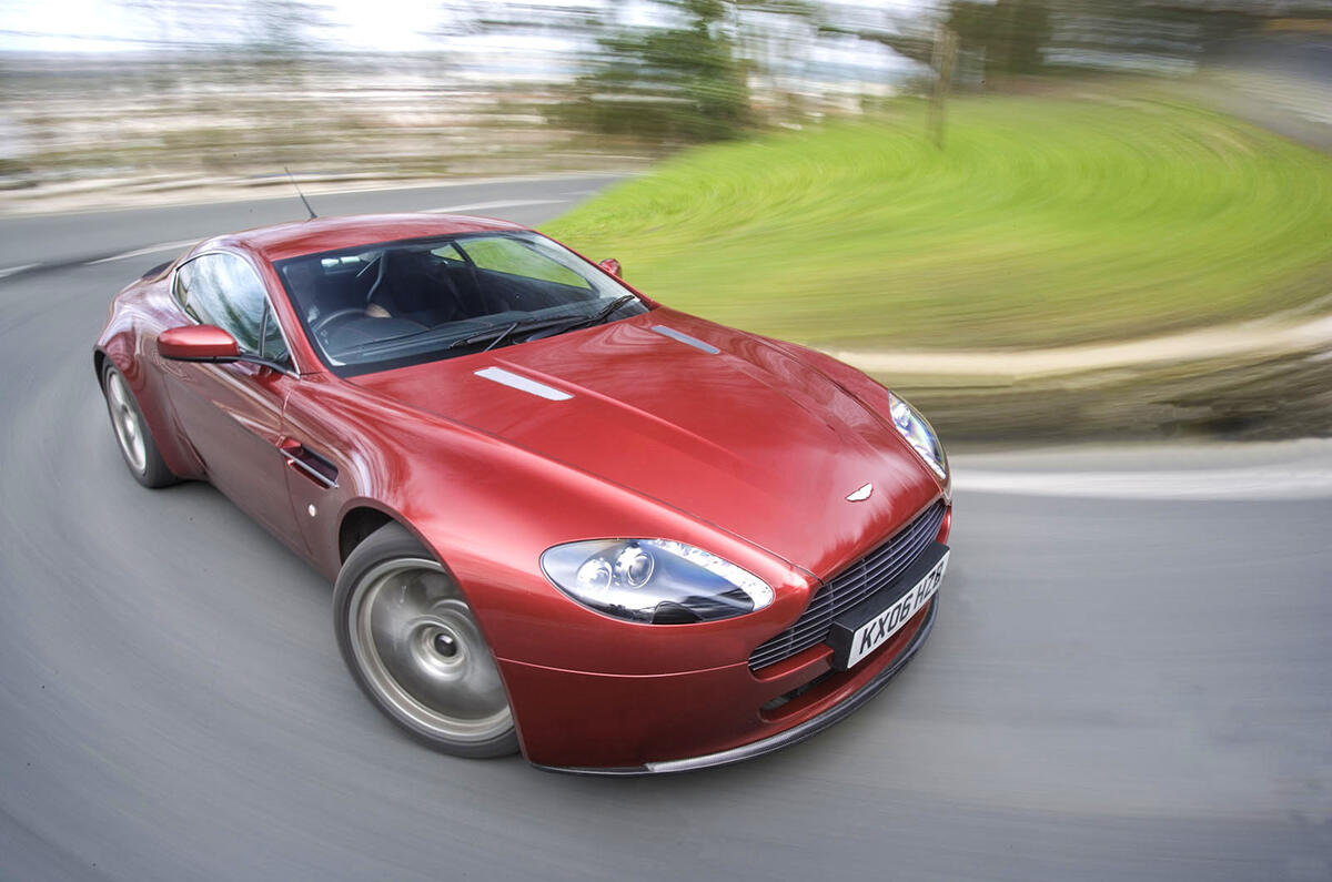 Aston Martin Vantage 