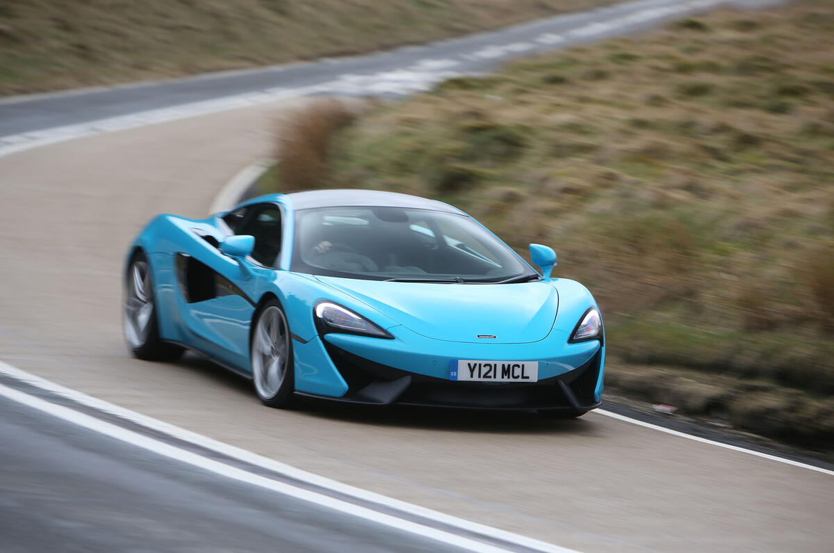 Aston Martin Vantage vs Porsche 911 vs McLaren 540c