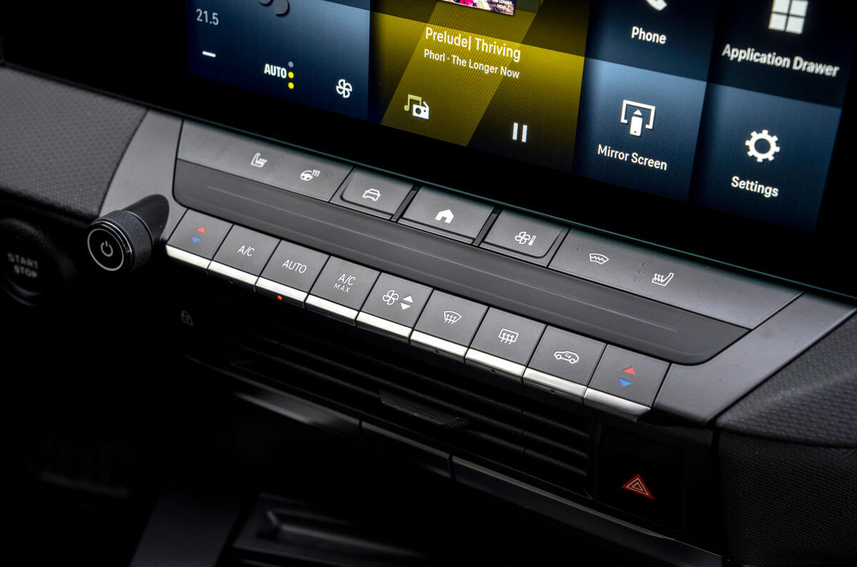 Vauxhall Astra review 2026 057