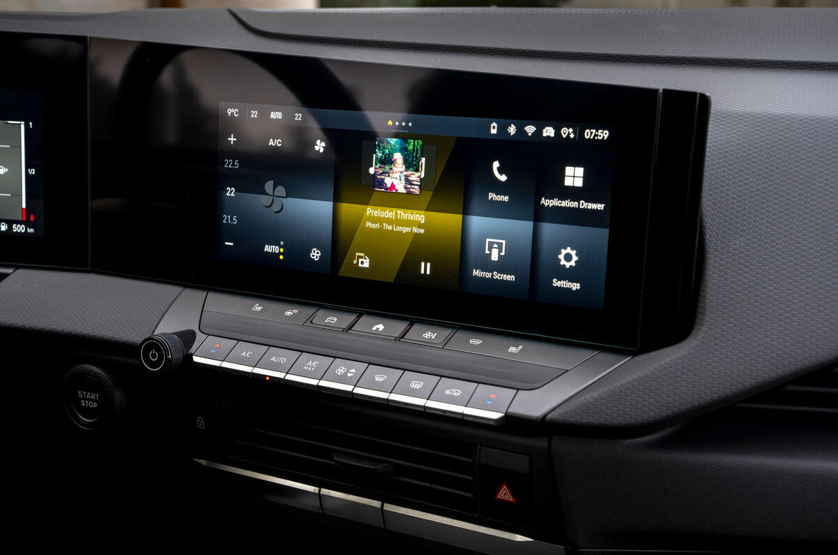 Vauxhall Astra review 2026 058