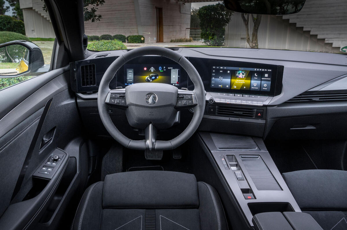 Vauxhall Astra review 2026 060