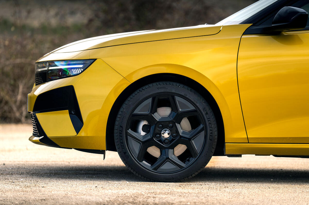 Vauxhall Astra review 2026 064