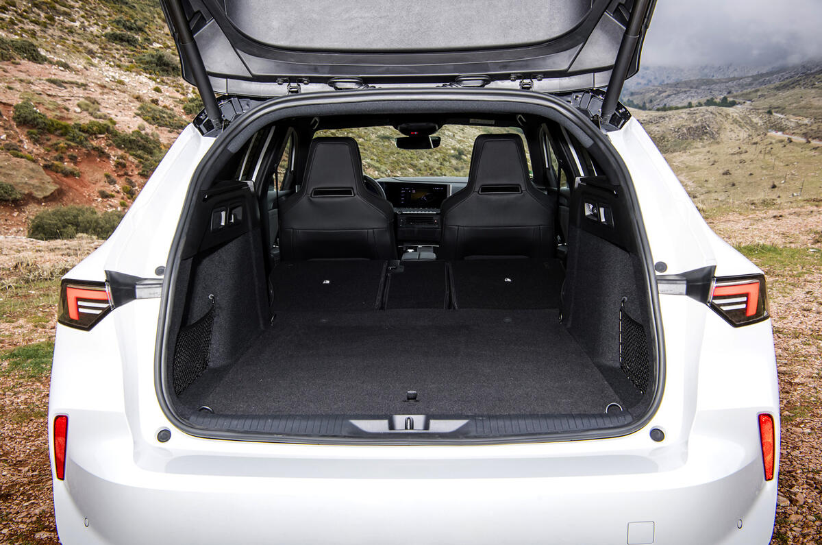Vauxhall Astra Sports Tourer boot Vauxhall Astra Sports Tourer boot