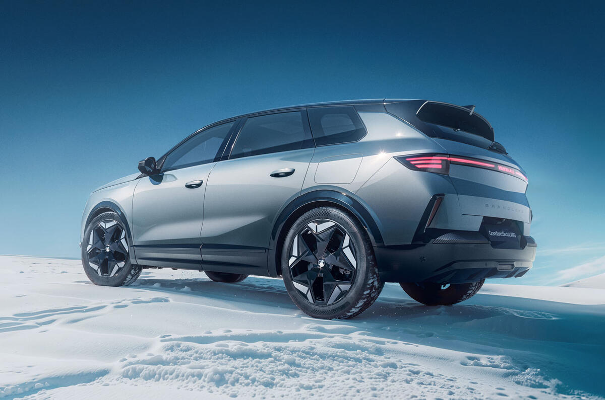 Vauxhall Grandland Electric AWD rear 3:4  Vauxhall Grandland Electric AWD rear 3:4