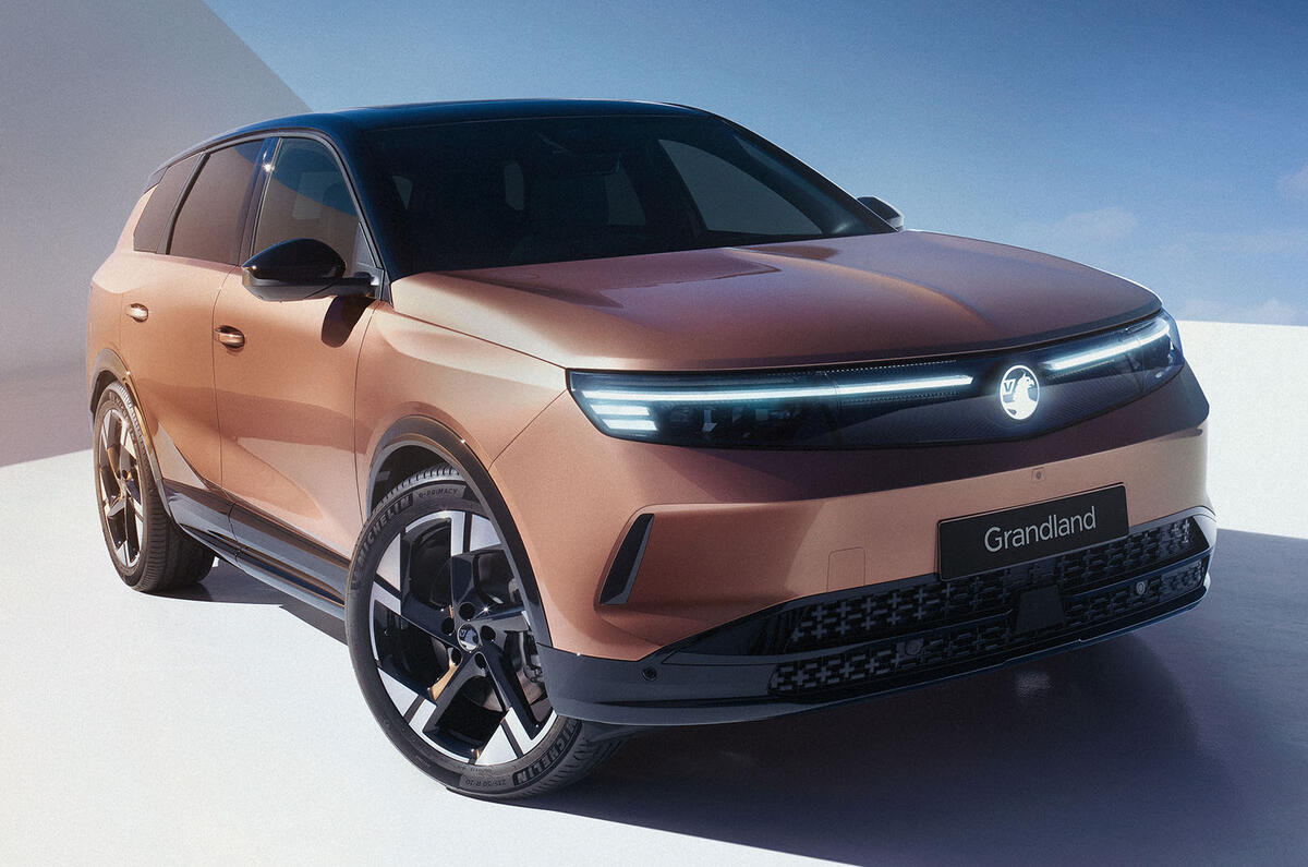 Vauxhall Grandland front three quarter lead Vauxhall Grandland front three quarter lead