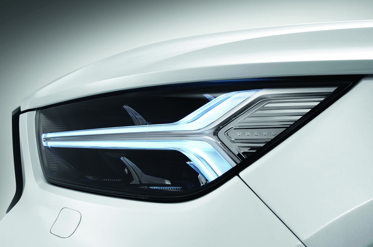 New Volvo XC40 light