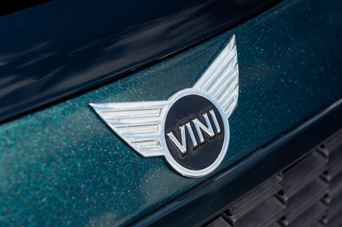 Vini the V8 Mini JPEGS 37 Vini the V8 Mini JPEGS 37