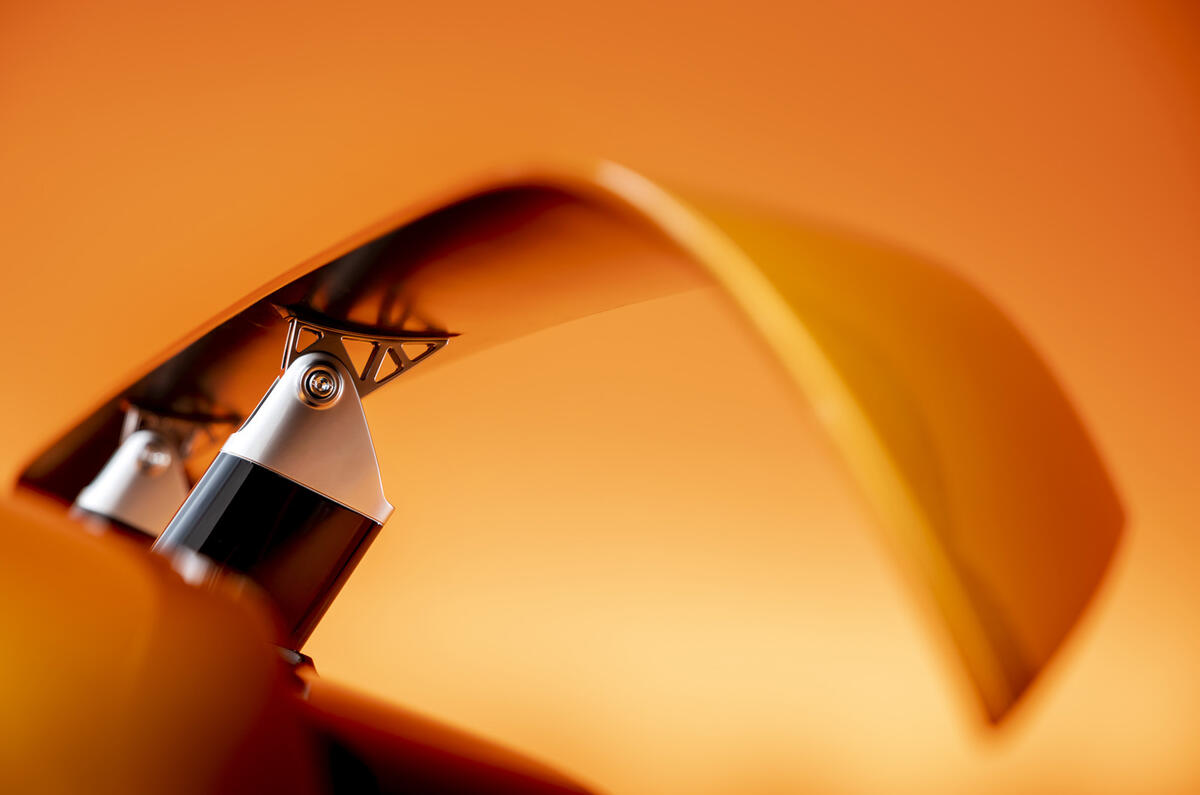 Vision One Eleven rear spoiler 2 Vision One Eleven rear spoiler 2