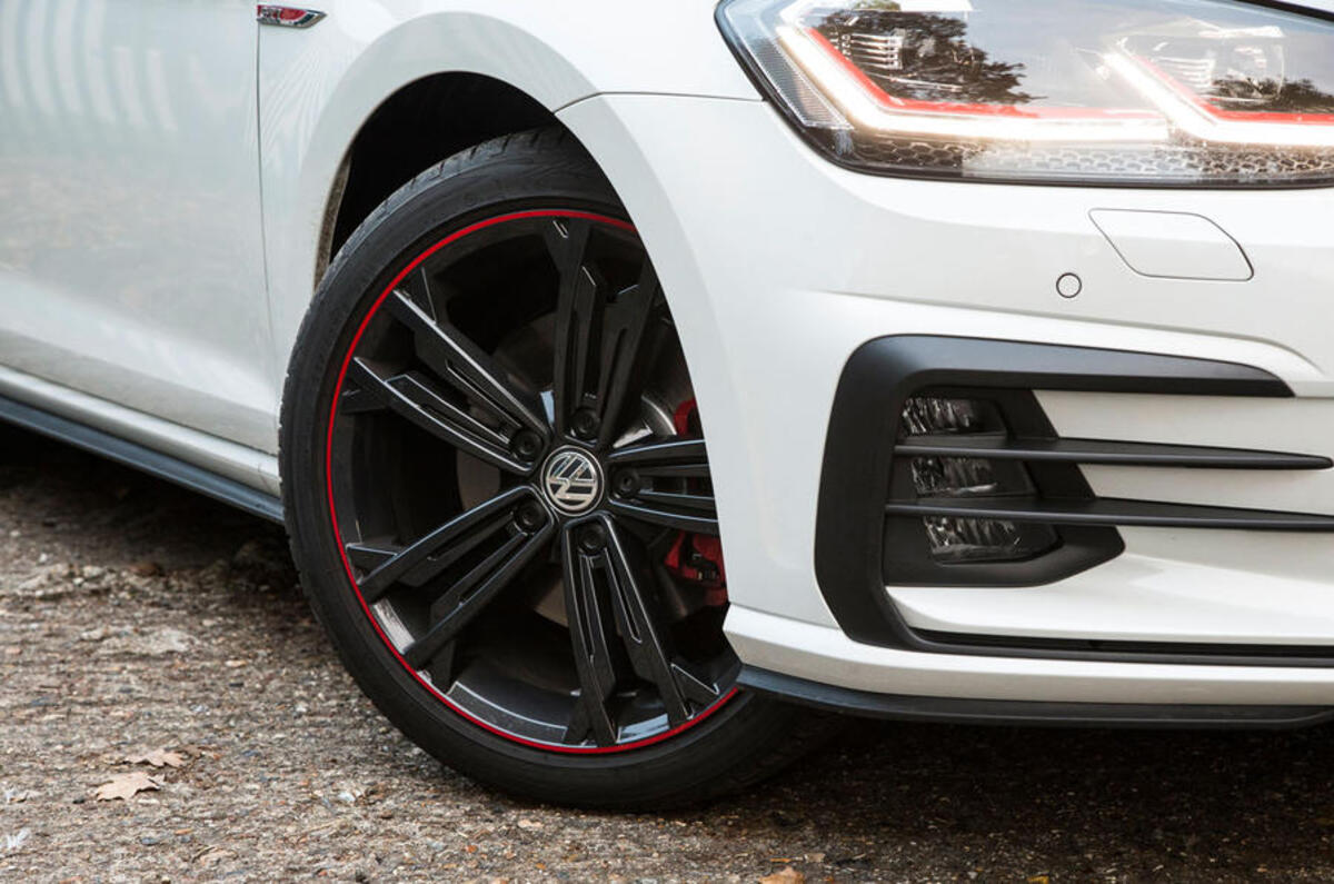 Volkswagen Golf GTI vs Hyundai i30n golf alloys