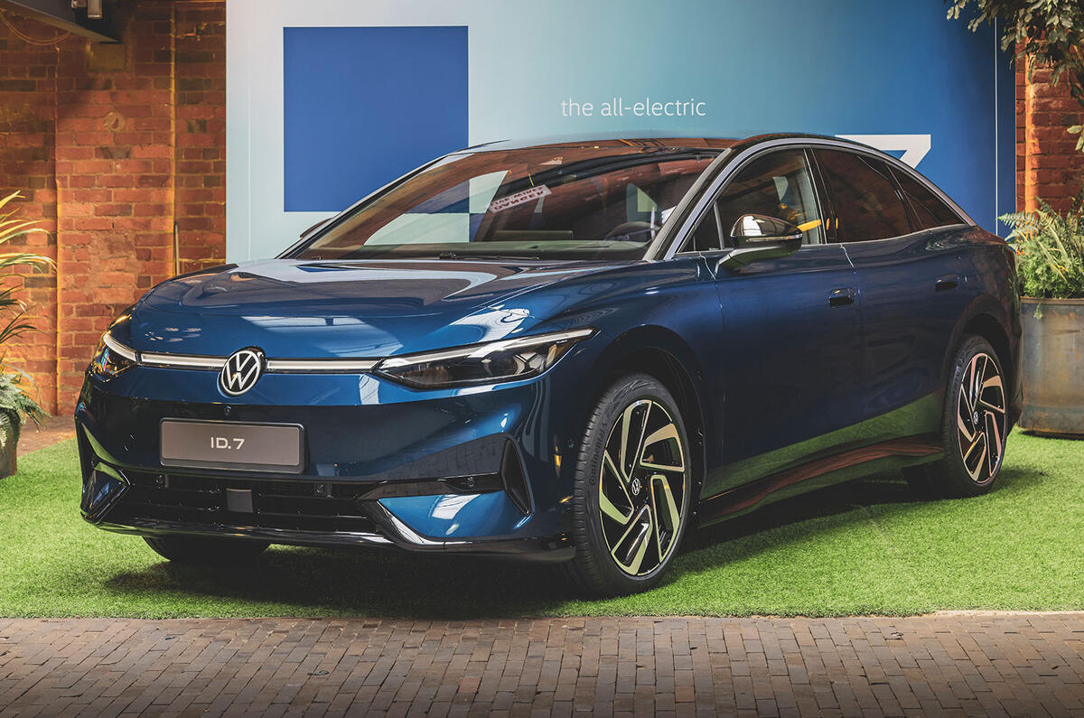 Volkswagen ID 7 front three quarter