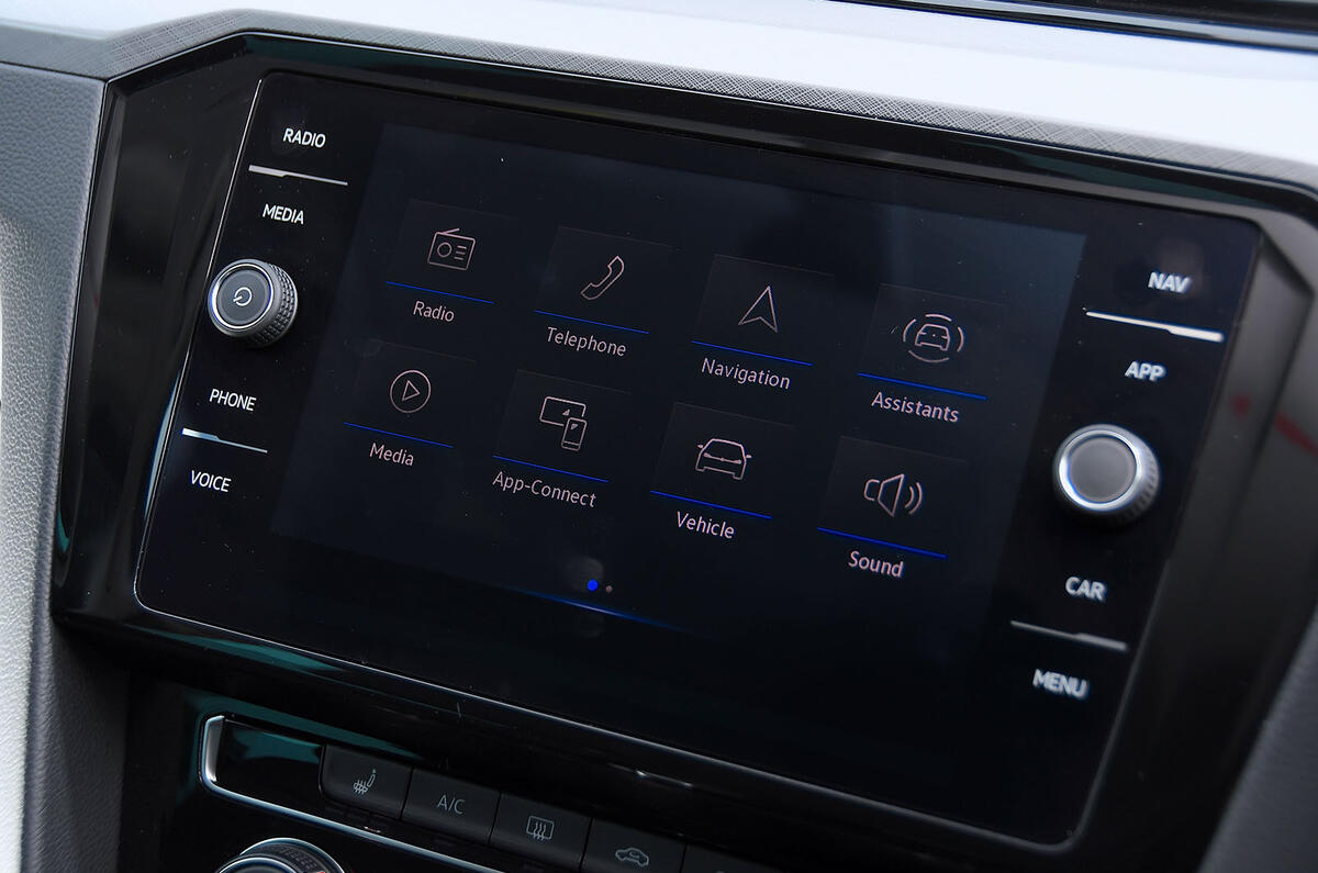 Volkswagen Passat estate infotainment Volkswagen Passat estate infotainment