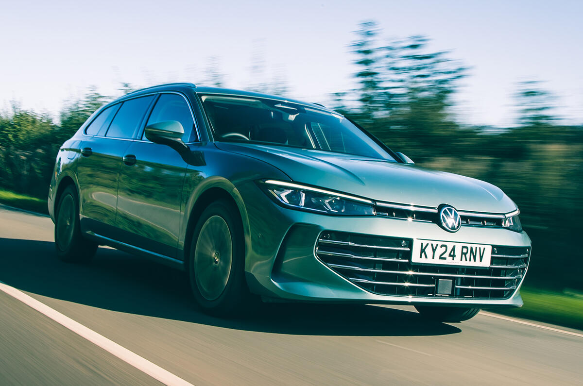 公司車換插電式油電混合車 (PHEV) 仍是 2026 年省稅的絕佳選擇