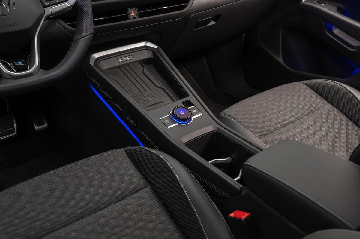 Volkswagen T Roc 2026 centre console Volkswagen T Roc 2026 centre console